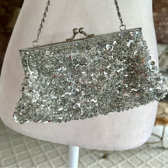 La Regale Bag Silver Sequin Mini Crossbody Purse Evening Cocktail Occasion - Picture 9 of 13
